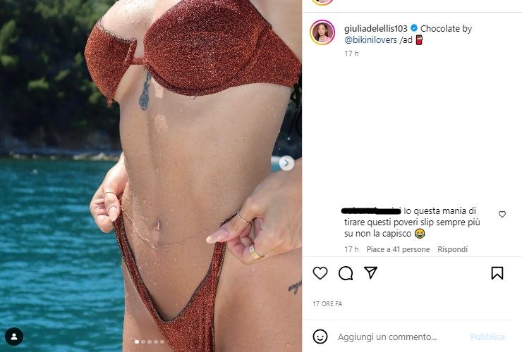 Giulia De Lellis in bikini 