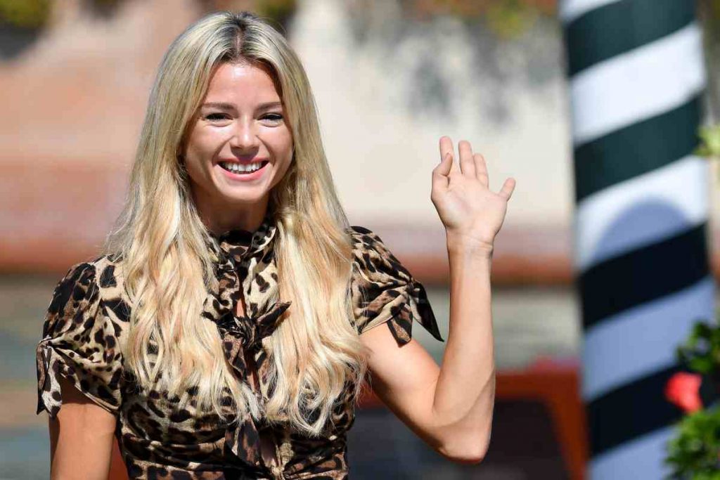 Camila Giorgi, look casual per la serata al cinema: la tennista ...