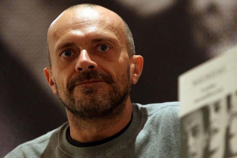 Max Pezzali Dalla Malattia Del Figlio Alla Drammatica Fine Del Suo