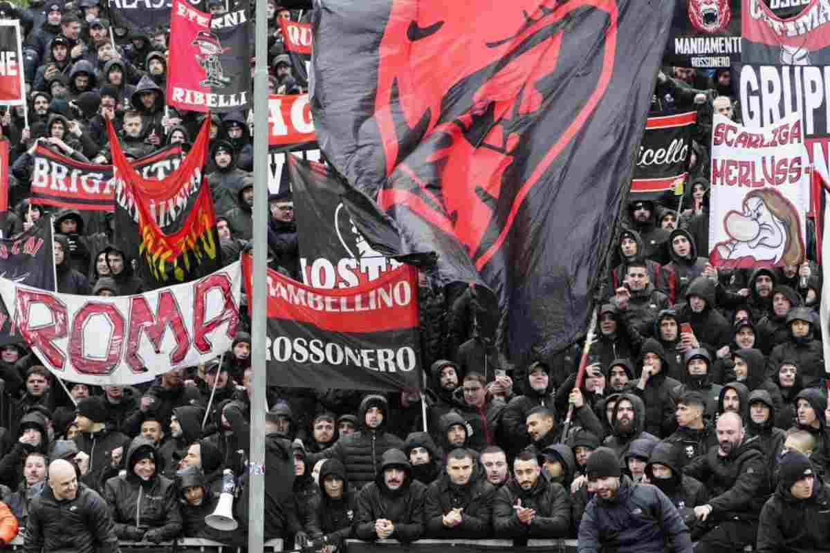 L'ex Milan si ritira: tifosi in lacrime